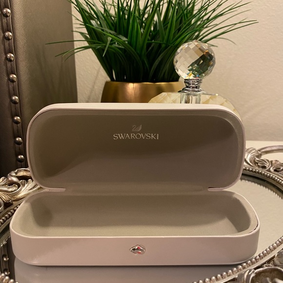 Swarovski Sunglasses 😎 - Picture 3 of 10